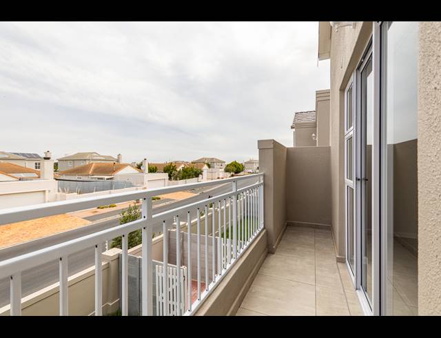 2 BEDROOM APARTMENT TO LET IN SUNNINGDALE